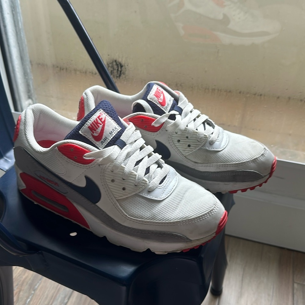 NIKE AIR MAX RED,WHITE, AND BLUE SHOES VINTAGE